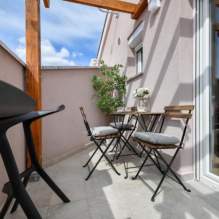 Modern Holiday Apartment "Libra" With Swimming Pool Posedarje Exterior foto